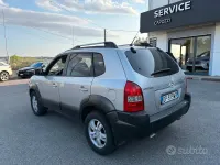 Usata Hyundai Tucson Active 141 CV (103 kW) 2008 Grigio SUV