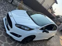 Usata Ford Fiesta 100 CV (73 kW) 2016 Bianco Utilitaria