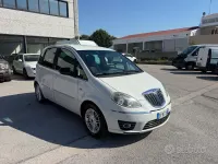 Usata Lancia Musa 77 CV (56 kW) 2012 Bianco Monovolume