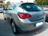 Käytetty Opel Astra Cosmo 110 HP (80 kW) 2010 Harmaa Sedan