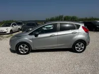 Usata Ford Fiesta Titanium 70 CV (51 kW) 2010 Grigio Berlina