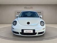 Begagnad VW New Beetle GTI 102 HK (75 kW) 2001 Vit Halvkombi