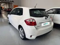 Usata Toyota Auris Hybrid Executive 136 CV (100 kW) 2011 Bianco Berlina