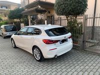 Usata BMW 118 Advantage 140 CV (102 kW) 2020 Bianco Utilitaria