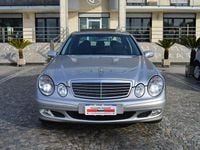 Usata Mercedes E220 Classic 150 CV (110 kW) 2004 Argento Berlina