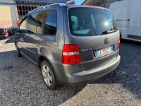 Usata VW Touran 140 CV (102 kW) 2005 Grigio Monovolume