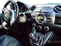 Usata Mazda 2 Inclusive 86 CV (63 kW) 2010 Grigio Utilitaria