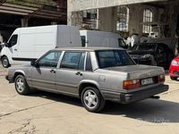 Usata Volvo 740 158 CV (116 kW) 1986 Grigio Berlina