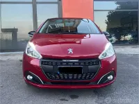 Usata Peugeot 208 Allure 75 CV (55 kW) 2018 Rosso Utilitaria