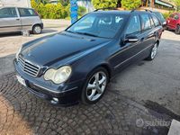 Usata Mercedes C220 Avantgarde 150 CV (110 kW) 2004 Blu Berlina