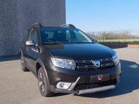 Usata Dacia Sandero Stepway 90 CV (66 kW) 2017 Marrone Berlina