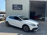 Usata Volvo V40 CC Plus 120 CV (88 kW) 2017 Bianco Station wagon