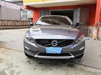 Usata Volvo S60 CC Pro 150 CV (110 kW) 2018 Grigio Berlina