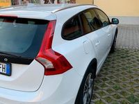 Usata Volvo V60 CC 150 CV (110 kW) 2017 Bianco Station wagon