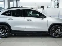 Usata Mercedes GLA200 Premium Plus 150 CV (110 kW) 2023 Argento mettallizzato SUV