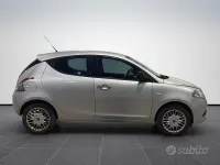 Usata Lancia Ypsilon Gold 69 CV (50 kW) 2017 Grigio Utilitaria