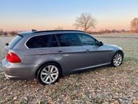 Usata BMW 318 143 CV (105 kW) 2011 Grigio Station wagon
