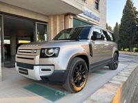 Usata Land Rover Defender SE 200 CV (147 kW) 2023 Marrone SUV