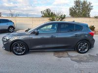 Usata Ford Focus ST-Line 120 CV (88 kW) 2022 Grigio Berlina