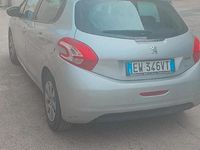 Usata Peugeot 208 82 CV (60 kW) 2014 Grigio Utilitaria