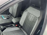 Usata VW T-Roc R-line 150 CV (110 kW) 2024 Bianco SUV