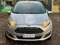 Usata Ford Fiesta 75 CV (55 kW) 2015 Bianco Utilitaria