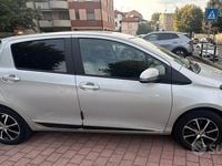 Usata Toyota Yaris 111 CV (81 kW) 2018 Argento Utilitaria