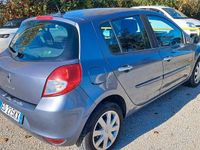 Usata Renault Clio II Dynamique 75 CV (55 kW) 2010 Grigio Berlina