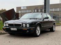 Usata Jaguar XJ8 Executive 237 CV (174 kW) 1998 Verde Berlina