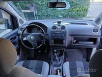 Begagnad VW Caddy 2009 Grå Minibuss