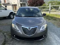 Usata Lancia Ypsilon Silver 69 CV (50 kW) 2016 Grigio Utilitaria