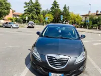 Usata Lancia Delta 120 CV (88 kW) 2012 Grigio Utilitaria
