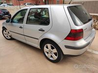 Usata VW Golf IV 101 CV (74 kW) 2001 Grigio Berlina