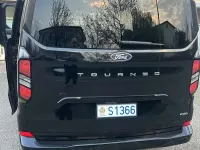 Usata Ford Tourneo Titanium 231 CV (169 kW) 2024 Nero Monovolume