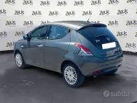 Usata Lancia Ypsilon Gold 69 CV (50 kW) 2017 Grigio Utilitaria