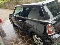 Begagnad Mini ONE 75 HK (55 kW) 2010 Svart Halvkombi