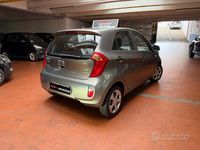 Usata Kia Picanto 69 CV (50 kW) 2011 Grigio Utilitaria