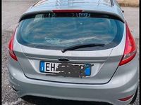 Usata Ford Fiesta 96 CV (70 kW) 2011 Grigio Berlina