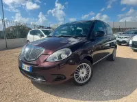 Usata Lancia Ypsilon 69 CV (50 kW) 2011 Viola Utilitaria