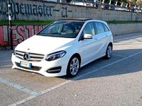 Usata Mercedes B180 109 CV (80 kW) 2018 Bianco Utilitaria