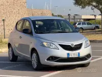 Usata Lancia Ypsilon Gold 69 CV (50 kW) 2016 Grigio Utilitaria