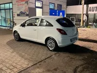 Usata Opel Corsa 65 CV (47 kW) 2010 Bianco Utilitaria