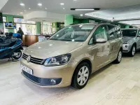 Usata VW Touran Highline 105 CV (77 kW) 2015 Oro Monovolume