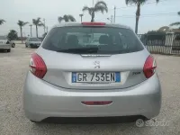 Usata Peugeot 208 Active 68 CV (50 kW) 2014 Grigio Utilitaria