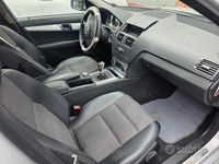 Usata Mercedes C220 135 CV (99 kW) 2009 Argento Berlina