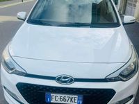 Käytetty Hyundai i20 Comfort 77 HP (56 kW) 2016 Sedan