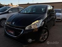 Usata Peugeot 208 Allure 68 CV (50 kW) 2015 Nero Utilitaria