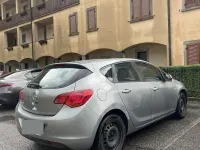 Usata Opel Astra 95 CV (69 kW) 2010 Grigio Monovolume