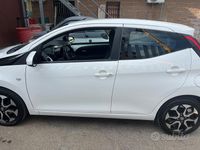 Usata Toyota Aygo 72 CV (52 kW) 2018 Bianco Utilitaria