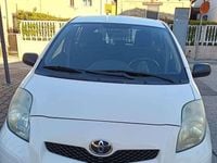 Begagnad Toyota Yaris 69 HK (50 kW) 2011 Vit Halvkombi